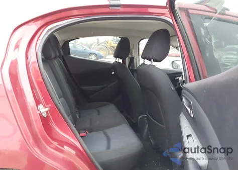 2017 Toyota Yaris Ia из США, поврежденный, VIN 3MYDLBYV4HY170093